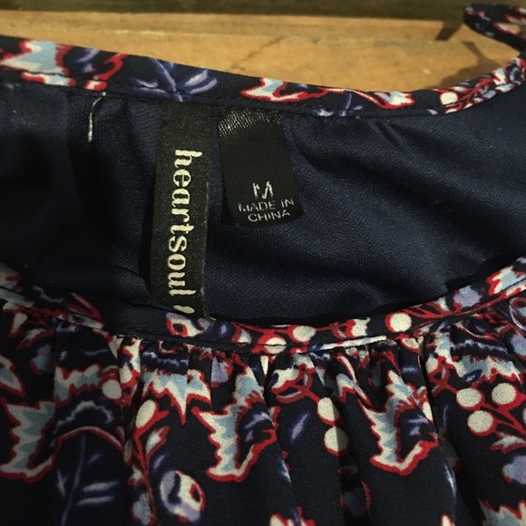 Cold shoulder top - Picture 5 of 5